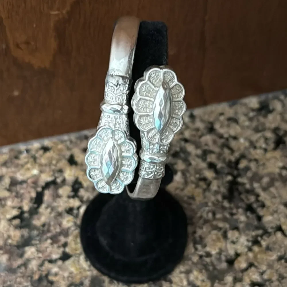 Unmarked SS bypass bracelet